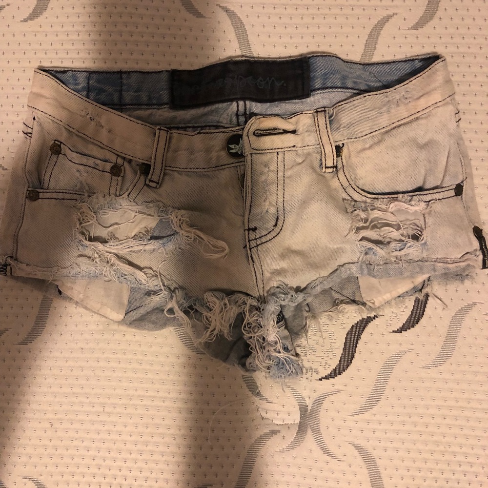 One Teaspoon Shorts!